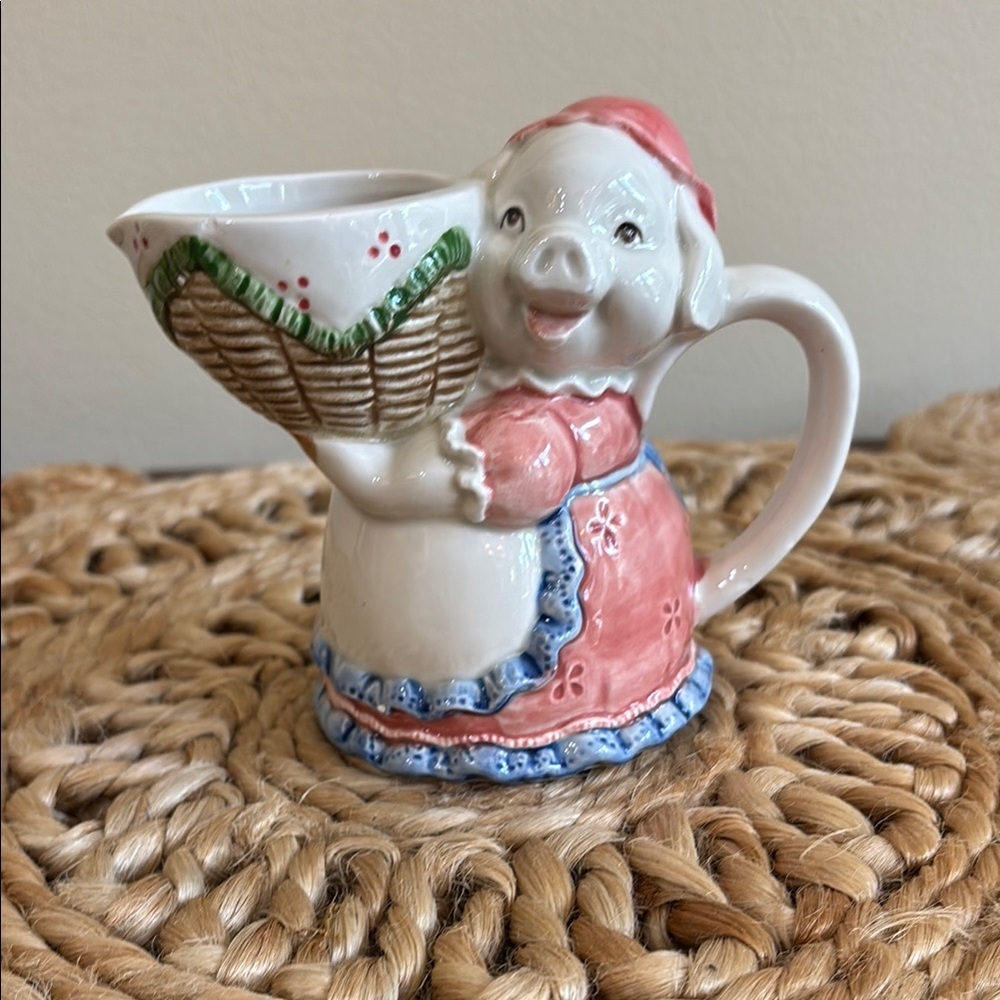 Charming Vintage Piglet Creamer/Vase